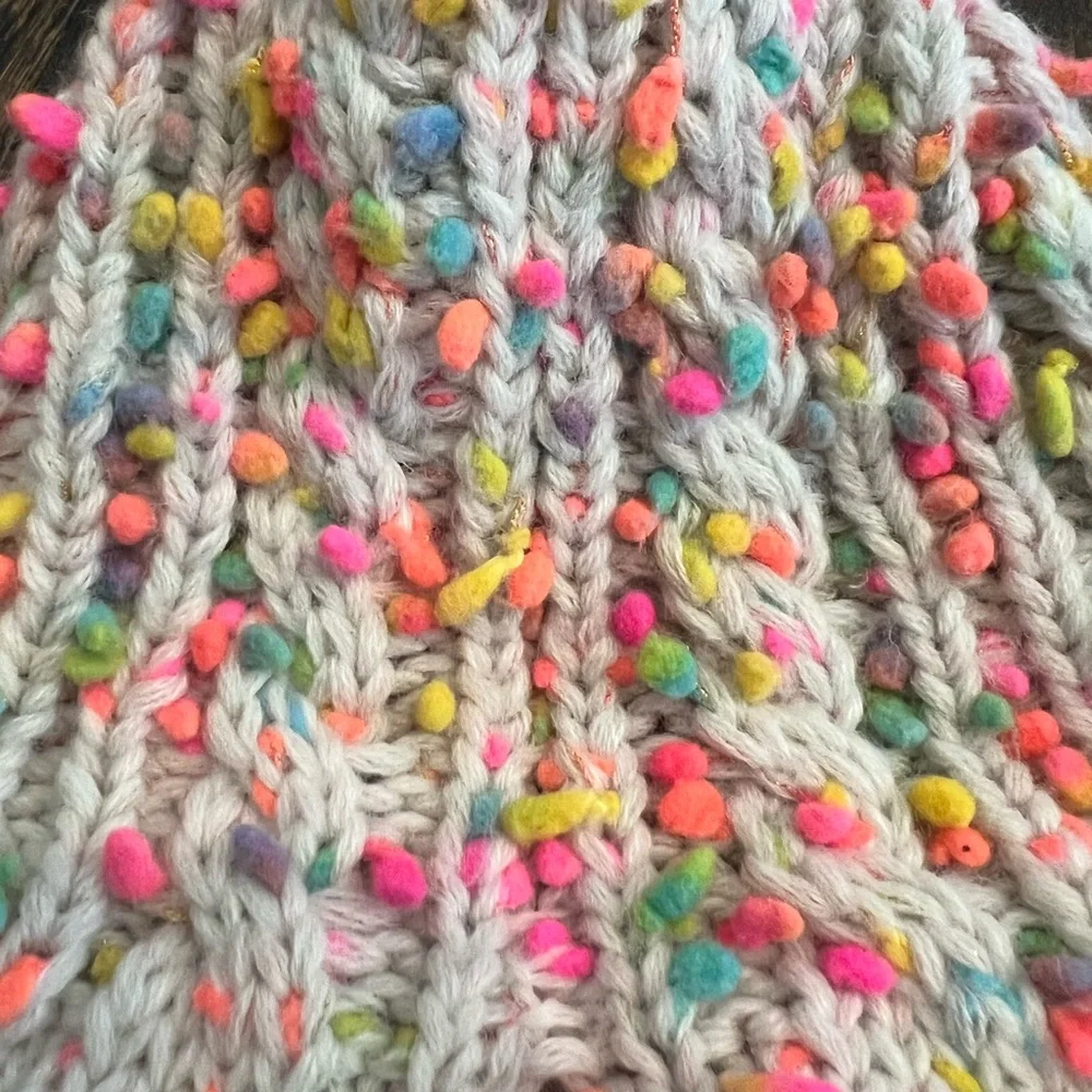 Betsy Johnson Girls Large 7-14 Winter Hat Cream With Bright Multicolor Baubles